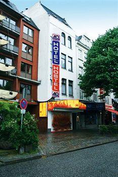 Exterior - A&O Hamburg Reeperbahn Exterior - A&O Hamburg Reeperbahn