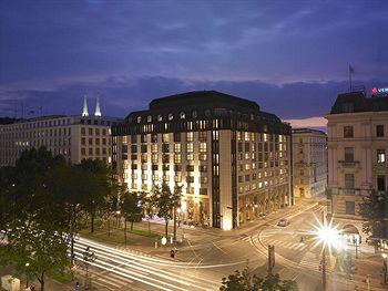 Exterior - Hilton Vienna Plaza Exterior - Hilton Vienna Plaza