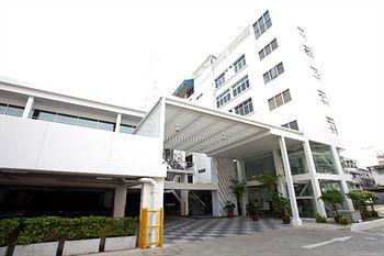 Exterior - Golden Tulip Essential Vasu Exterior - Golden Tulip Essential Vasu