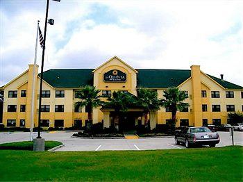 Exterior - La Quinta Inn & Suites Willowbrook Exterior - La Quinta Inn & Suites Willowbrook