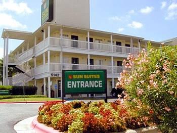 Exterior - Sun Suites Of Westchase Exterior - Sun Suites Of Westchase