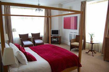 - WOODLANDS HOTEL - WOODLANDS HOTEL