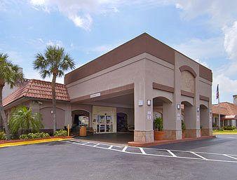 Exterior - Ramada Plaza Fort Lauderdale Exterior - Ramada Plaza Fort Lauderdale