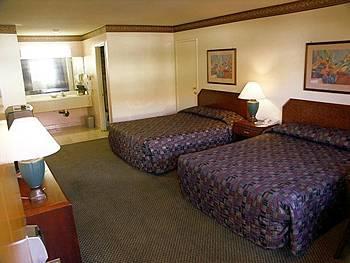 Americas Best Value Inn & Suites at the Park Americas Best Value Inn & Suites at the Park