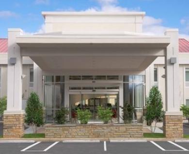 Holiday Inn Express Hotel & Su Holiday Inn Express Hotel & Su