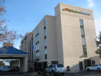 Holiday Inn Express Elizabeth City Holiday Inn Express Elizabeth City