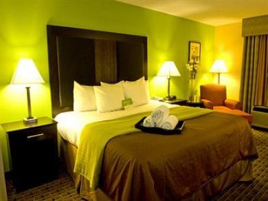 La Quinta Inn & Suites Baltimore South - Glen Burnie La Quinta Inn & Suites Baltimore South - Glen Burnie