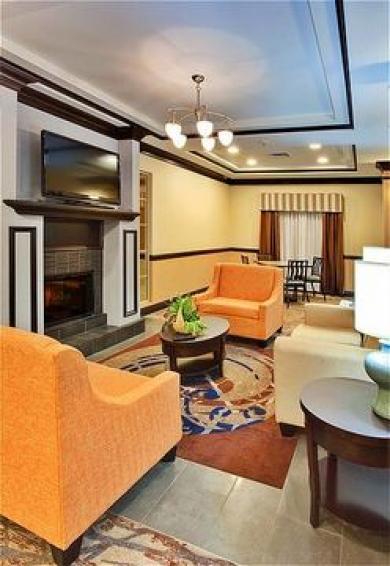 Holiday Inn Express Hotel & Su Holiday Inn Express Hotel & Su