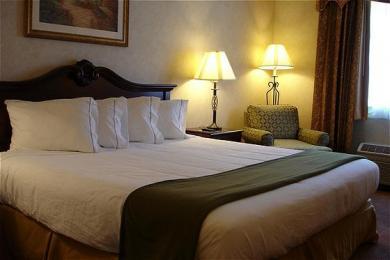 Holiday Inn Express Boston - Marlboro Holiday Inn Express Boston - Marlboro