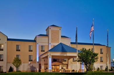 Holiday Inn Express Hotel & Suites Hutchinson Holiday Inn Express Hotel & Suites Hutchinson