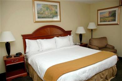 Holiday Inn Express Kansas City-westport Plaza Holiday Inn Express Kansas City-westport Plaza