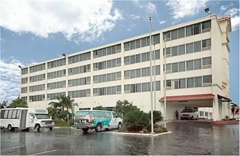 La Quinta Inn & Suites New Orleans Airport La Quinta Inn & Suites New Orleans Airport