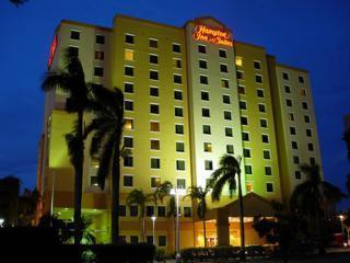 Hampton Inn & Suites Miami Airport South Blu Hampton Inn & Suites Miami Airport South Blu