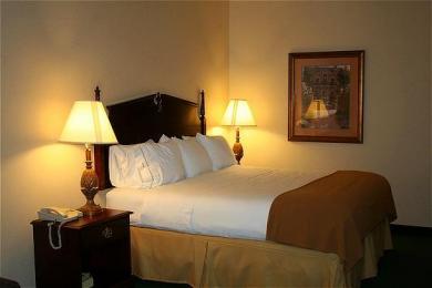 Holiday Inn Express Milwaukee Airport Holiday Inn Express Milwaukee Airport