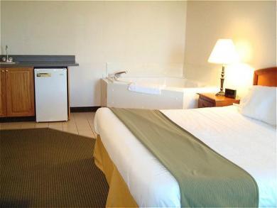 Holiday Inn Express Monticello Holiday Inn Express Monticello
