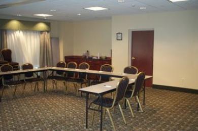 Holiday Inn Express Hotel & Suites Northeast Holiday Inn Express Hotel & Suites Northeast