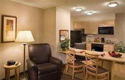 Candlewood Suites Airport West Candlewood Suites Airport West