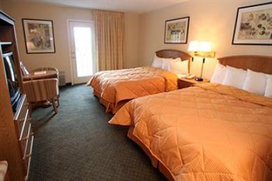 Comfort Inn & Suites at Dollywood Lane Comfort Inn & Suites at Dollywood Lane