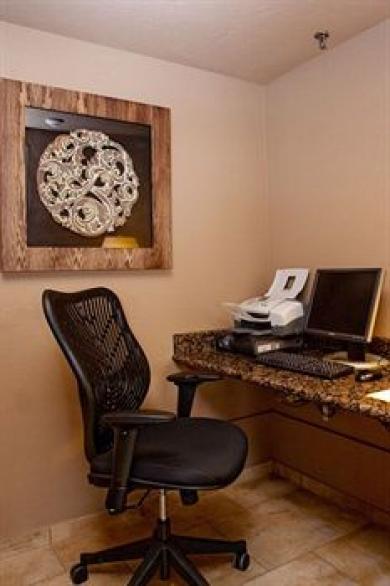 La Quinta Inn & Suites Portland NW La Quinta Inn & Suites Portland NW