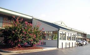 Econo Lodge & Suites Econo Lodge & Suites