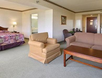 Wingate by Wyndham Raleigh Wingate by Wyndham Raleigh