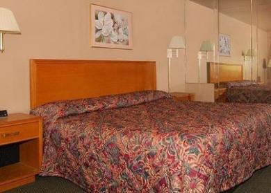 Econo Lodge Near Richmond National Battlefield Park Econo Lodge Near Richmond National Battlefield Park