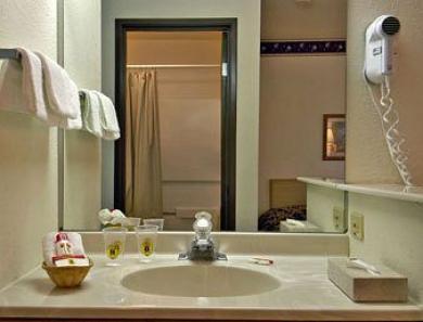 Super 8 Motel San Antonio - Fiesta Texas Area Super 8 Motel San Antonio - Fiesta Texas Area