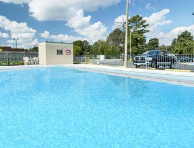 Days Inn Sandstonrichmond Airport Days Inn Sandstonrichmond Airport
