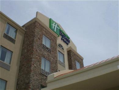 Holiday Inn Express & Suites Searcy Holiday Inn Express & Suites Searcy