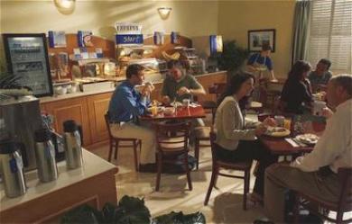 Holiday Inn Express Hotel & Su Holiday Inn Express Hotel & Su