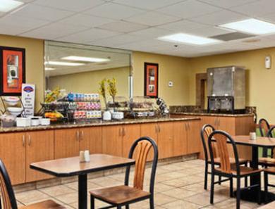 Baymont Inn & Suites Near Busch Garden Baymont Inn & Suites Near Busch Garden