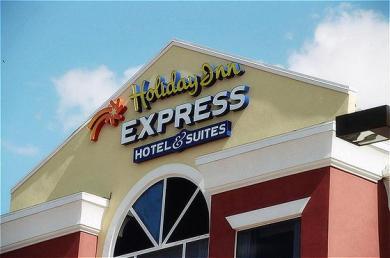 Holiday Inn Express Hotel & Suites Tampa-Fairgraun Holiday Inn Express Hotel & Suites Tampa-Fairgraun