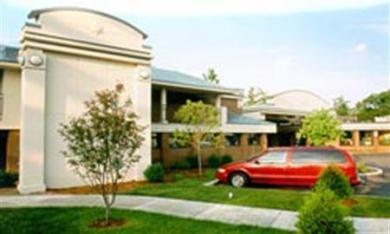 Days Inn & Suites Days Inn & Suites