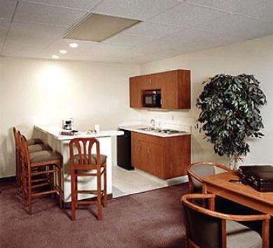 Best Western Hotel & Suites Best Western Hotel & Suites