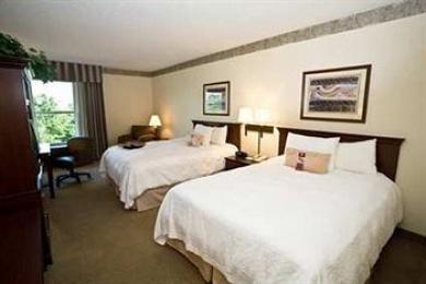 Hampton Inn & Suites Charlotte-Arrowood Hampton Inn & Suites Charlotte-Arrowood