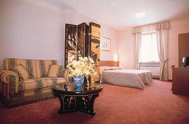Flower Garden Hotel Flower Garden Hotel