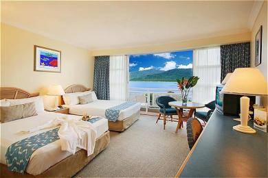 Holiday Inn Cairns Holiday Inn Cairns