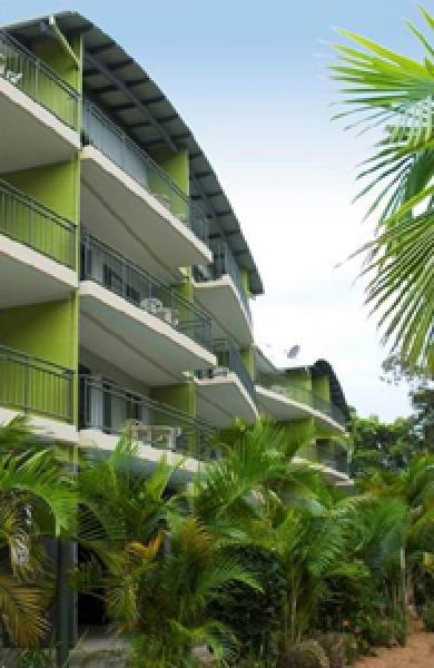 Flynns Beach Resort Flynns Beach Resort