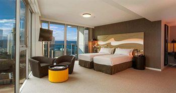  - Hilton Surfers Paradise Hotel