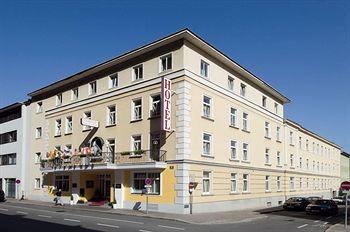 Exterior - Goldenes Theaterhotel Exterior - Goldenes Theaterhotel
