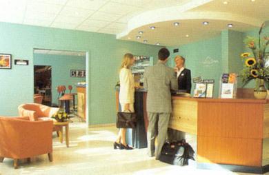 Holiday Inn Express Airport Holiday Inn Express Airport