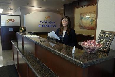 Holiday Inn Express Kamloops Hotel Holiday Inn Express Kamloops Hotel