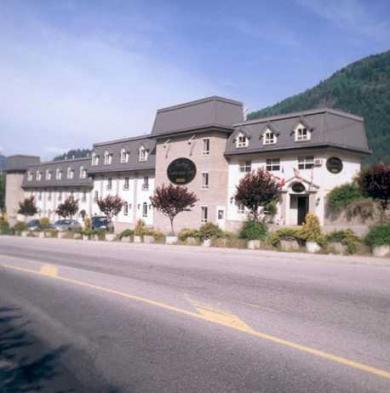 Prestige Lakeview Inn Prestige Lakeview Inn