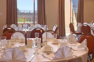 Holiday Inn Express Vancouver- Holiday Inn Express Vancouver-