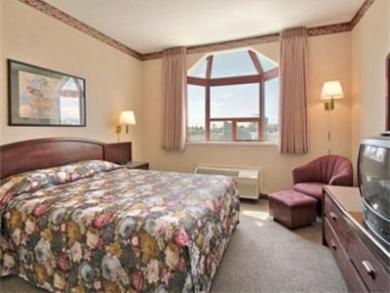 Ramada Hotel - Suites Metrotown Ramada Hotel - Suites Metrotown