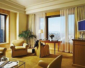  - Four Seasons Hotel New York