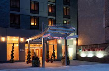 Exterior - DoubleTree by Hilton New York City - Chelsea