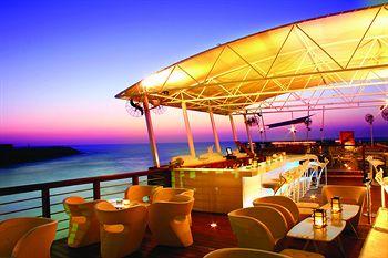  - Dubai Marine Beach Resort & Spa