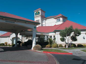 Exterior - La Quinta Inn and Suites Las Vegas Summerlin Tech Exterior - La Quinta Inn and Suites Las Vegas Summerlin Tech