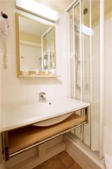 Kyriad Lyon Est Bron Eurexpo Le Cottage Kyriad Lyon Est Bron Eurexpo Le Cottage